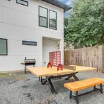 Modern 2 Bedroom 2 Bathroom Near Downtown Houston