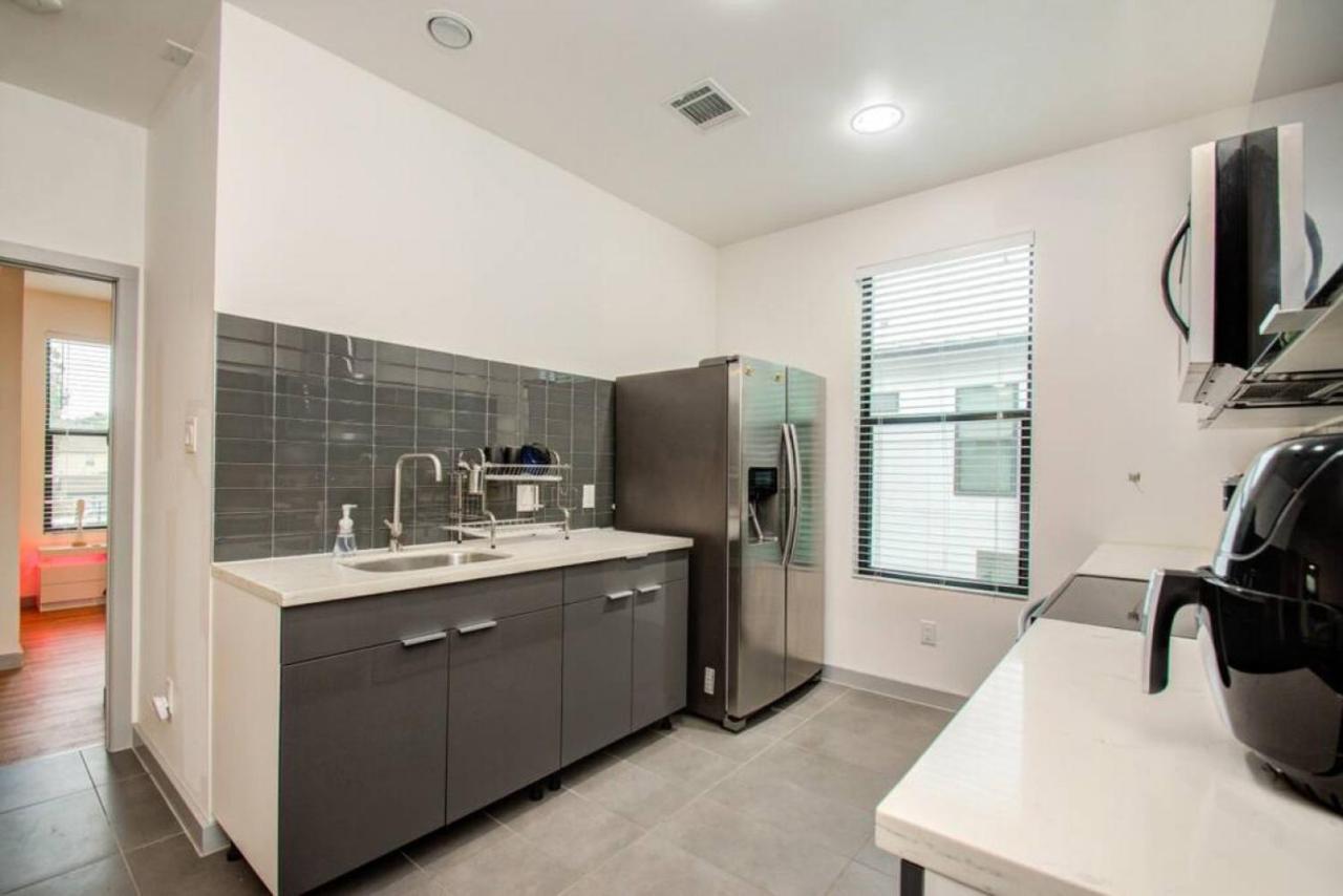 Holiday home Modern 2 Bedroom 2 Bathroom Near Downtown