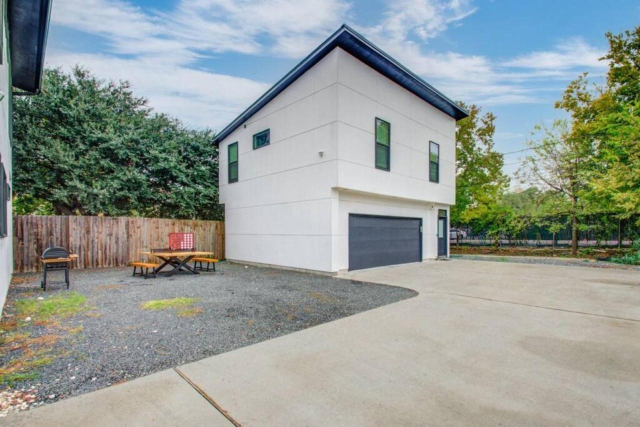 Holiday home Modern 2 Bedroom 2 Bathroom Near Downtown