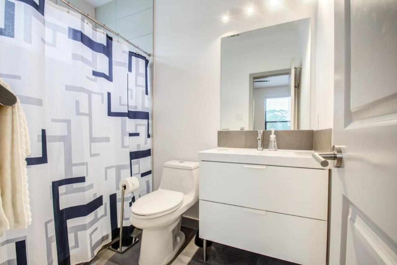 Holiday home Modern 2 Bedroom 2 Bathroom Near Downtown